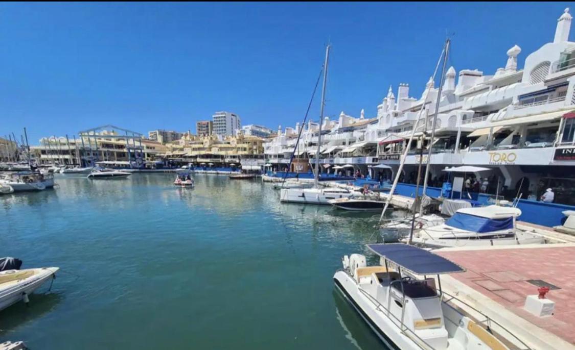 Studio With Views Next To Puerto Marina The Green Door Benalmádena Eksteriør bilde